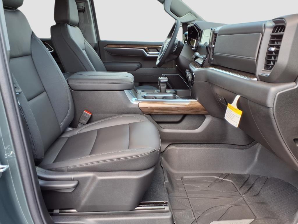 new 2025 Chevrolet Silverado 1500 car, priced at $56,400