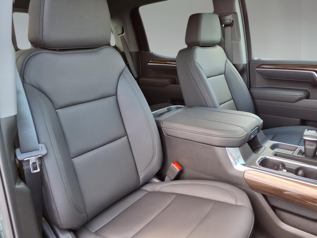 new 2025 Chevrolet Silverado 1500 car, priced at $56,400