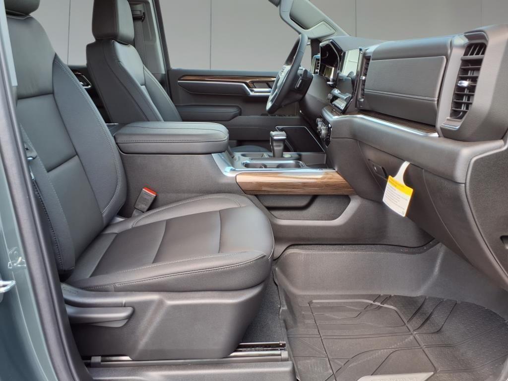 new 2025 Chevrolet Silverado 1500 car, priced at $56,400