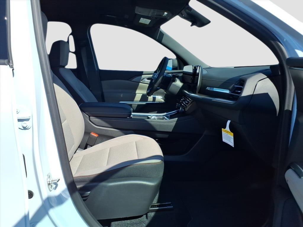 new 2026 Chevrolet Traverse car, priced at $46,956
