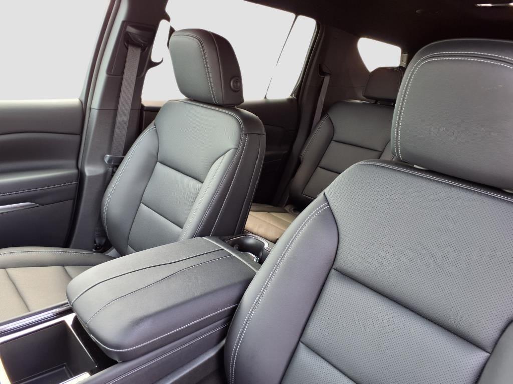 new 2025 Chevrolet Traverse car, priced at $48,350