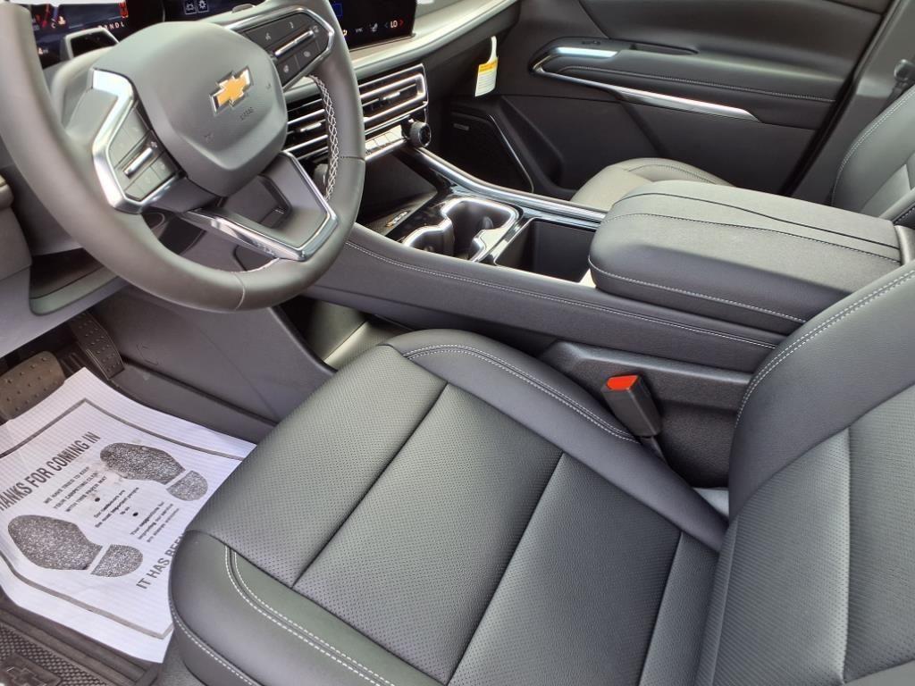 new 2025 Chevrolet Traverse car, priced at $48,350