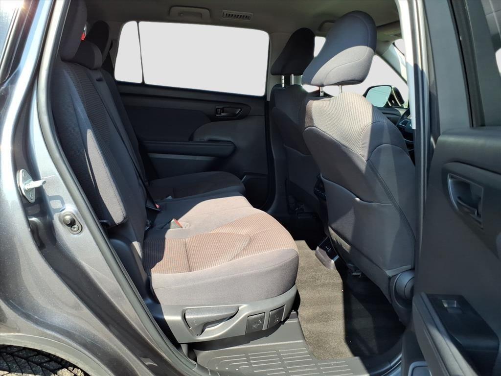 used 2023 Toyota Highlander car, priced at $35,653