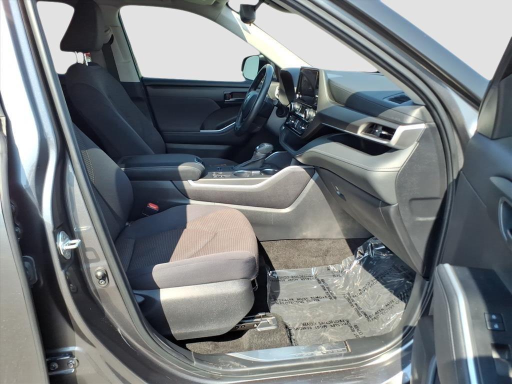 used 2023 Toyota Highlander car, priced at $35,653