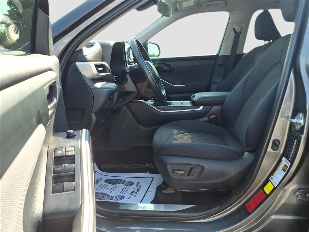 used 2023 Toyota Highlander car, priced at $35,653