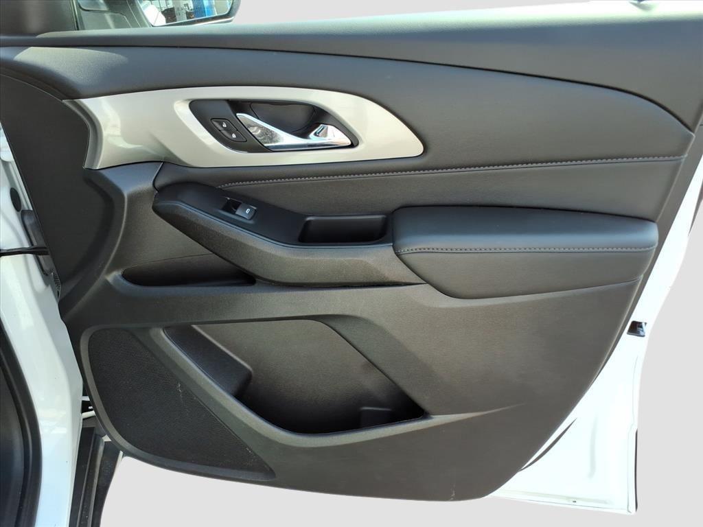 used 2023 Chevrolet Traverse car, priced at $30,931