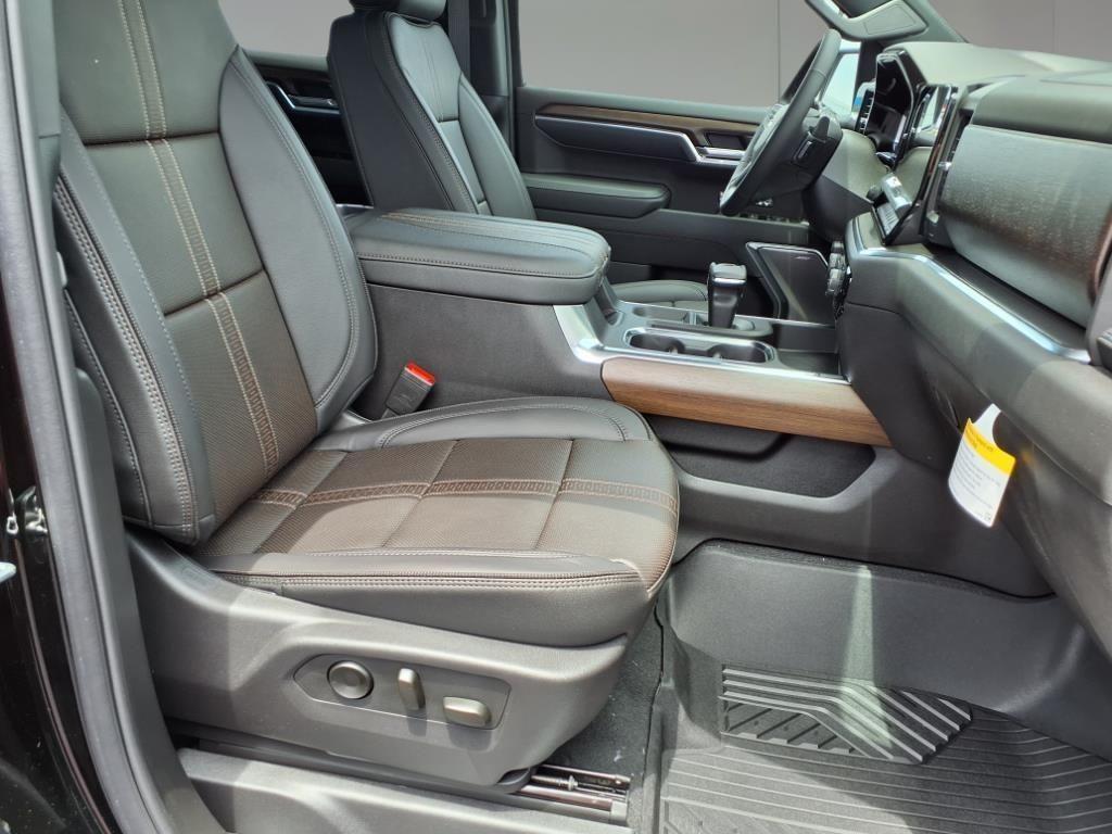 new 2025 Chevrolet Silverado 1500 car, priced at $71,960