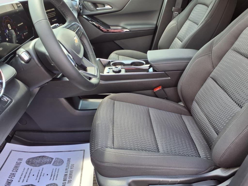 new 2026 Chevrolet Equinox car, priced at $30,320