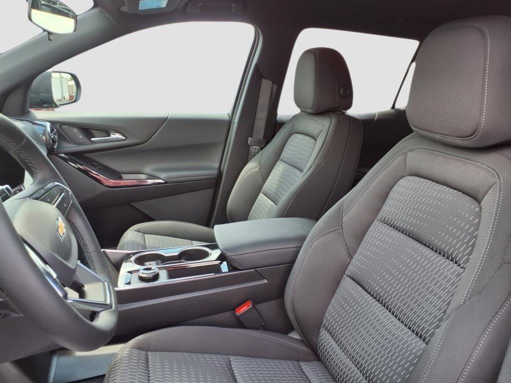 new 2026 Chevrolet Equinox car, priced at $30,320