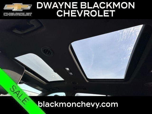 used 2023 Chevrolet Traverse car, priced at $42,976