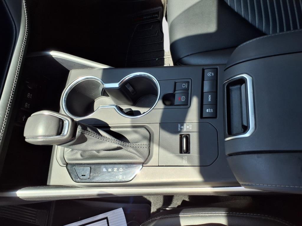 used 2021 Toyota Highlander car, priced at $34,876