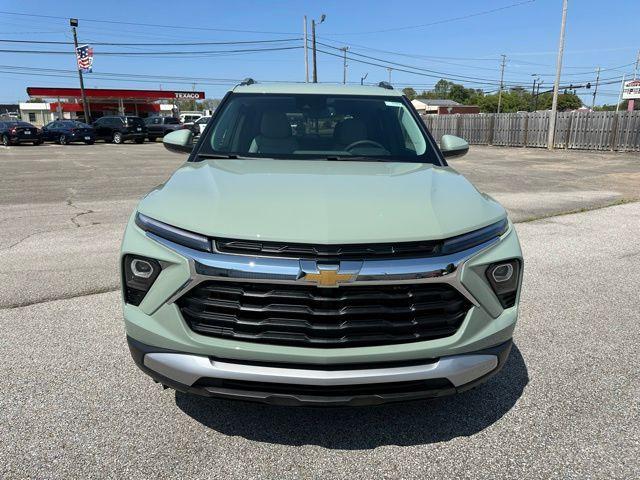 new 2025 Chevrolet TrailBlazer car, priced at $28,135