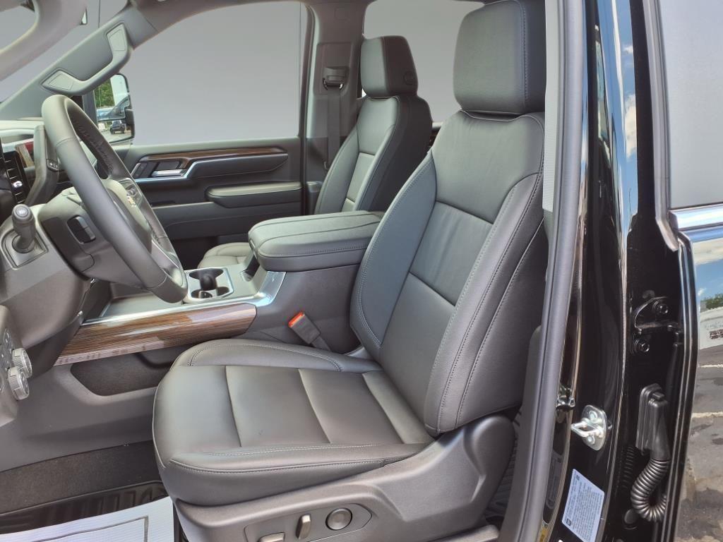 new 2025 Chevrolet Silverado 2500 car, priced at $68,015
