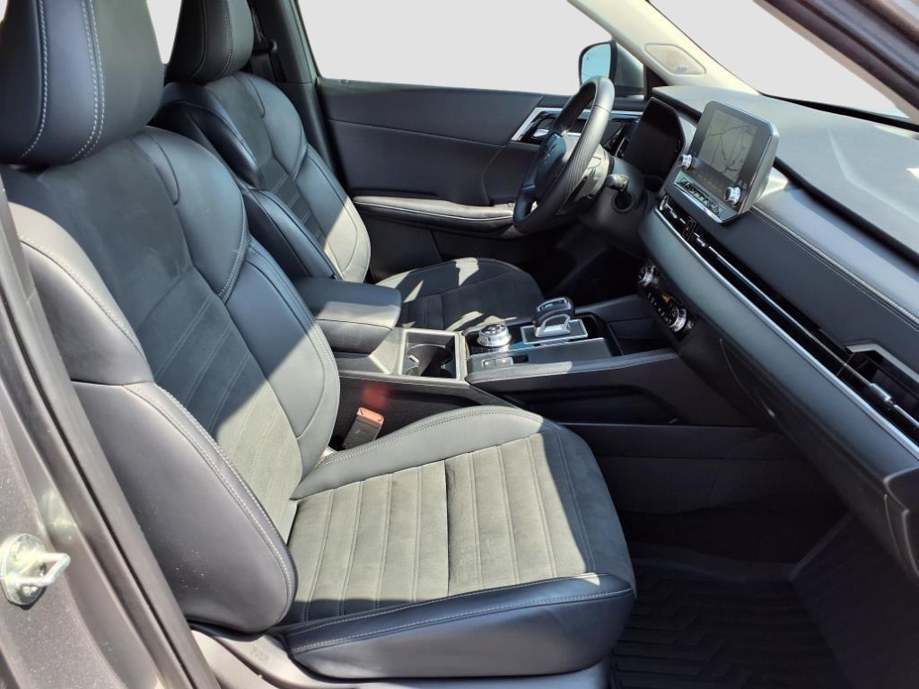 used 2024 Mitsubishi Outlander car, priced at $27,458