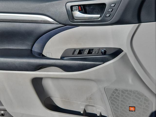 used 2018 Toyota Highlander car, priced at $24,514