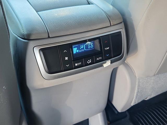 used 2018 Toyota Highlander car, priced at $24,514