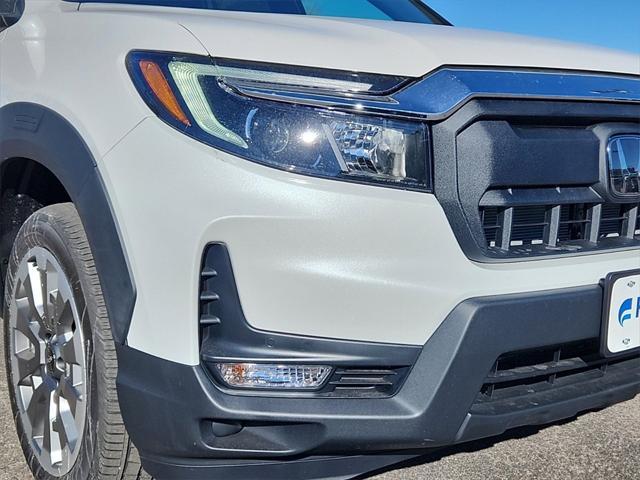 new 2025 Honda Passport car, priced at $47,250