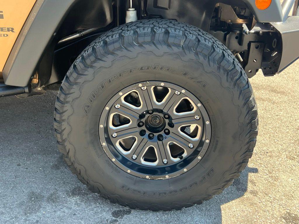 used 2015 Jeep Wrangler Unlimited car, priced at $19,995