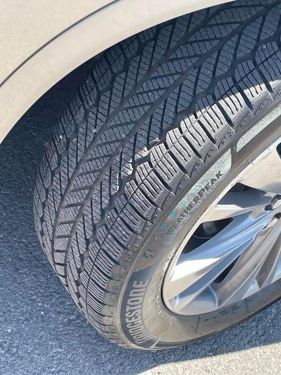 used 2022 Cadillac XT6 car, priced at $32,895