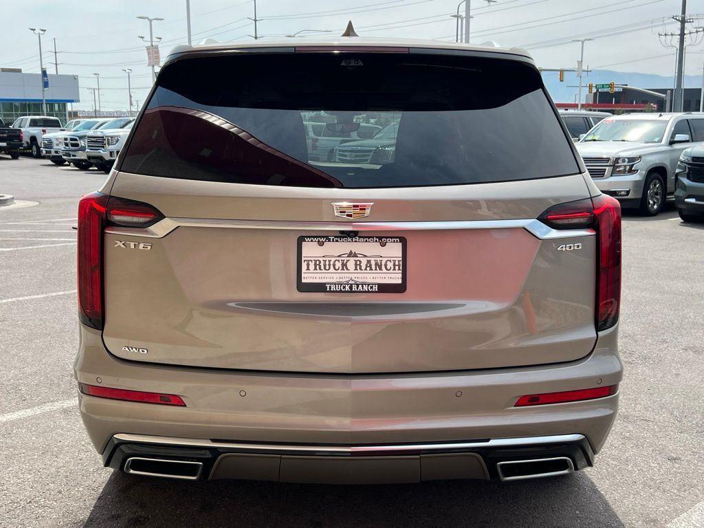 used 2022 Cadillac XT6 car, priced at $32,895