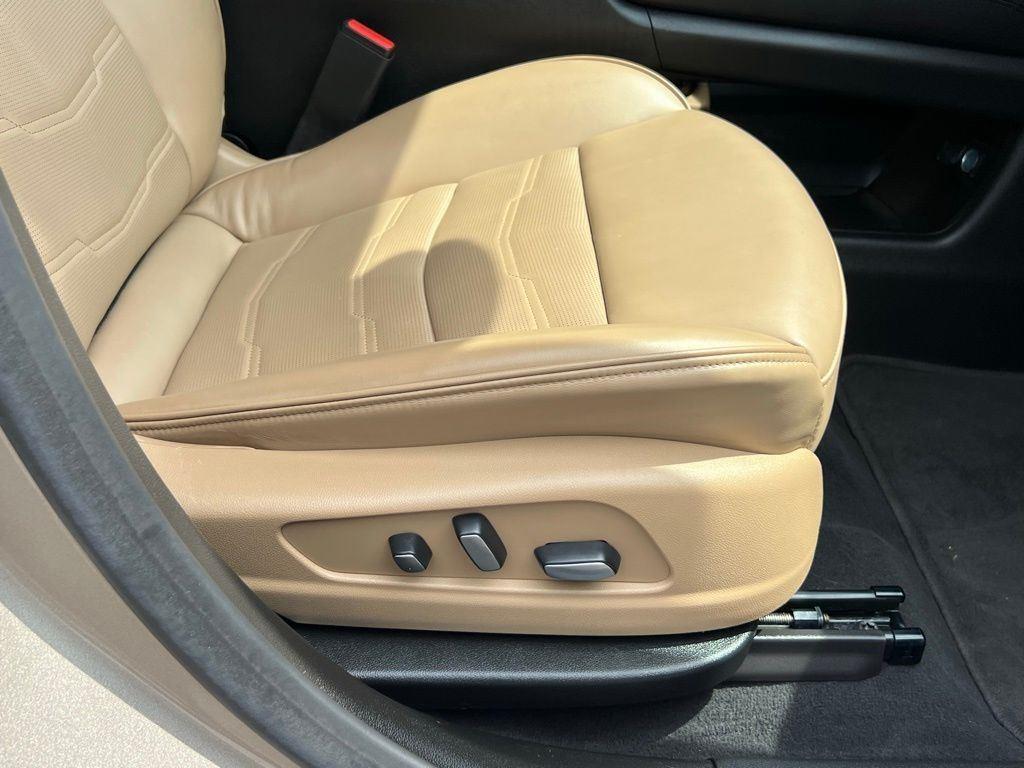 used 2022 Cadillac XT6 car, priced at $32,895