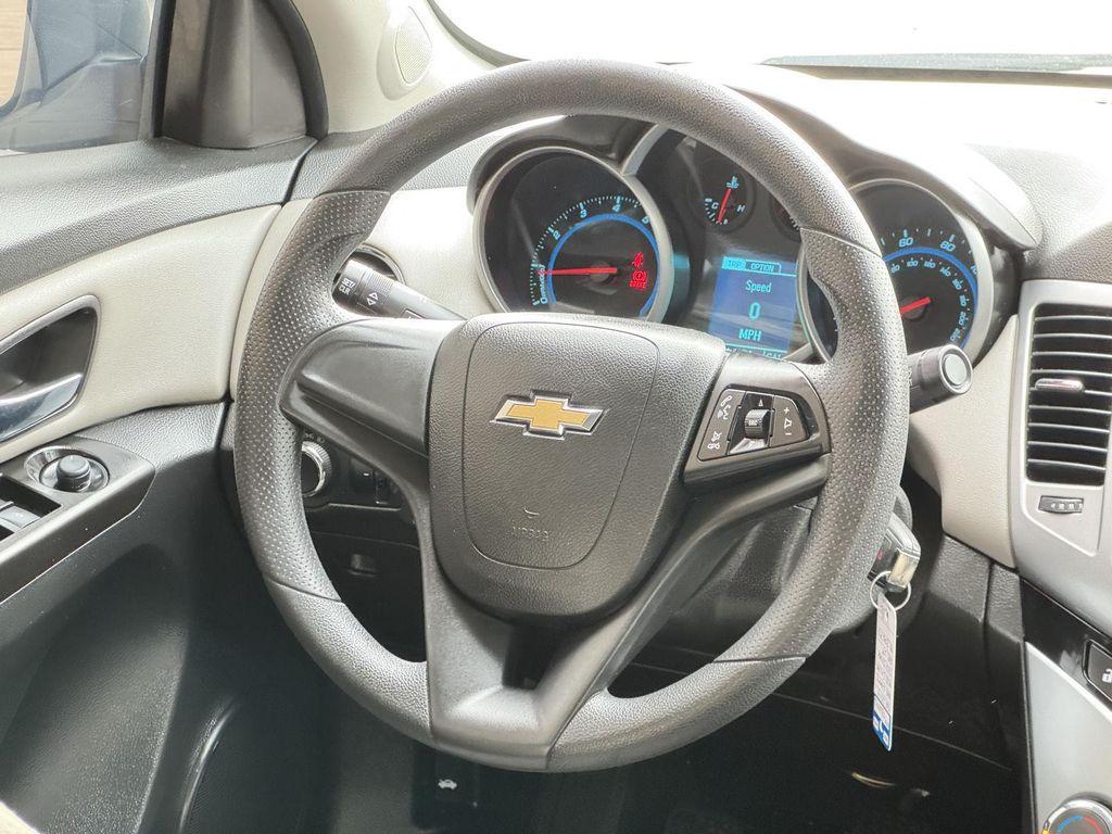 used 2014 Chevrolet Cruze car, priced at $7,995