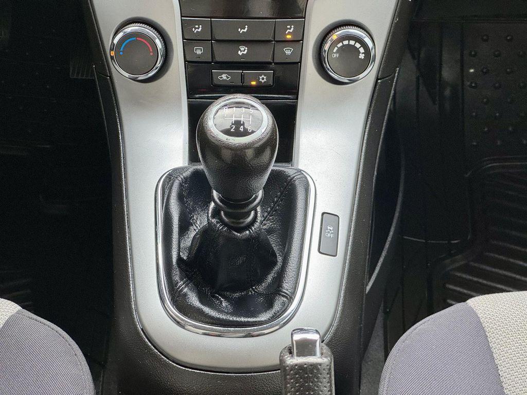 used 2014 Chevrolet Cruze car, priced at $7,995