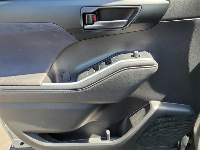 used 2021 Toyota Highlander car, priced at $28,042