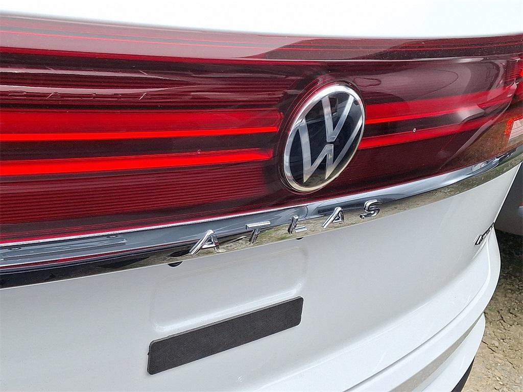 new 2026 Volkswagen Atlas Cross Sport car, priced at $48,635
