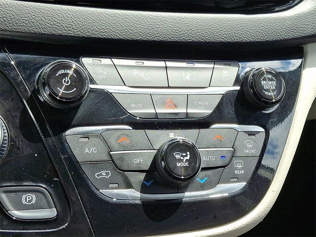 used 2024 Chrysler Pacifica car, priced at $29,742