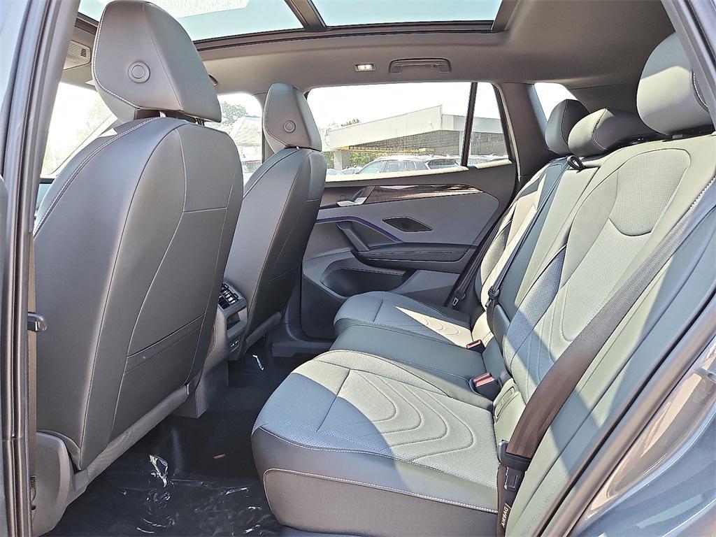new 2025 Volkswagen Tiguan car, priced at $37,986