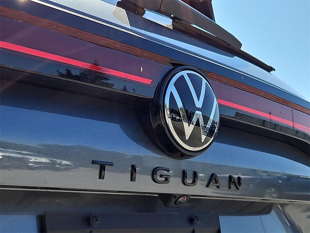 new 2025 Volkswagen Tiguan car, priced at $37,986