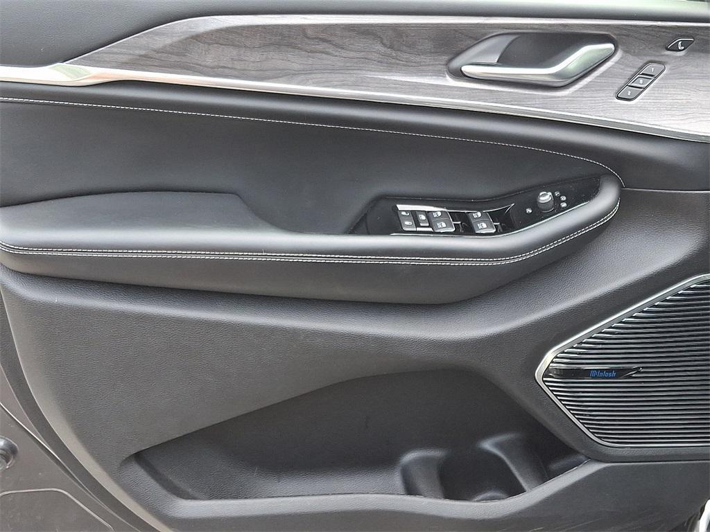 used 2022 Jeep Grand Cherokee car, priced at $32,965