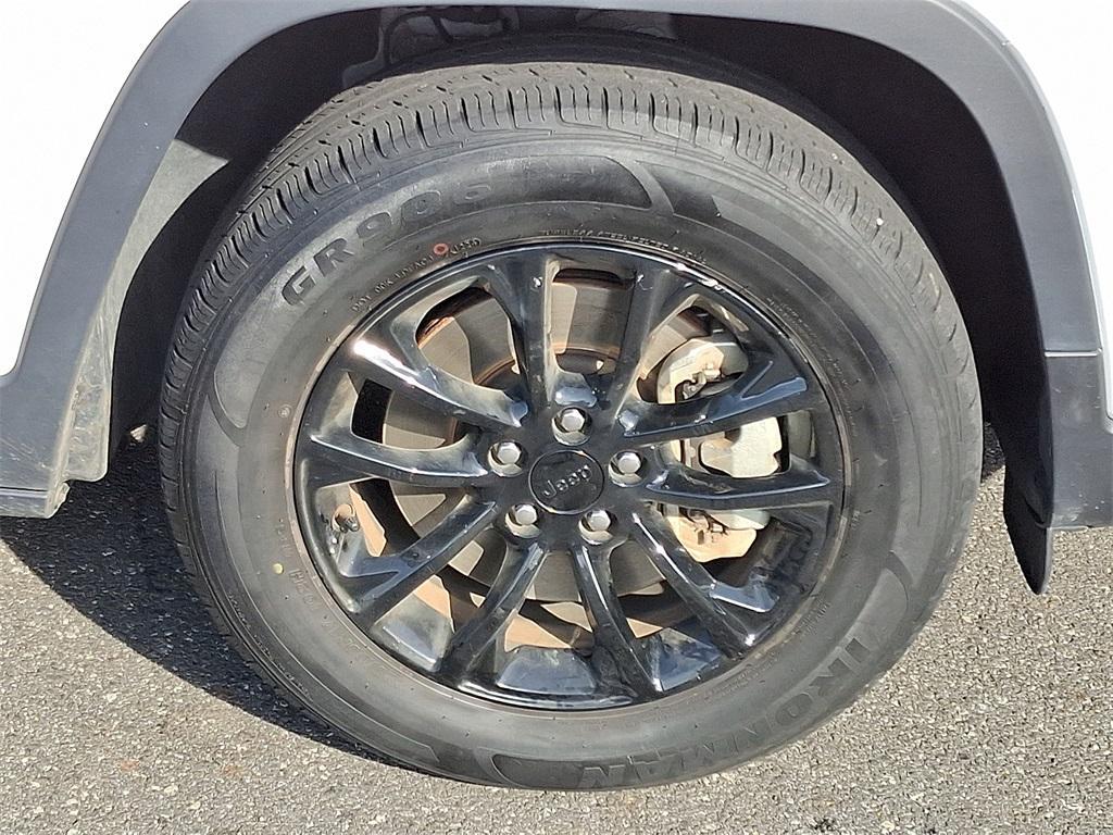 used 2023 Jeep Cherokee car, priced at $25,442