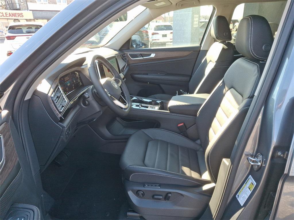 new 2025 Volkswagen Atlas car, priced at $47,511