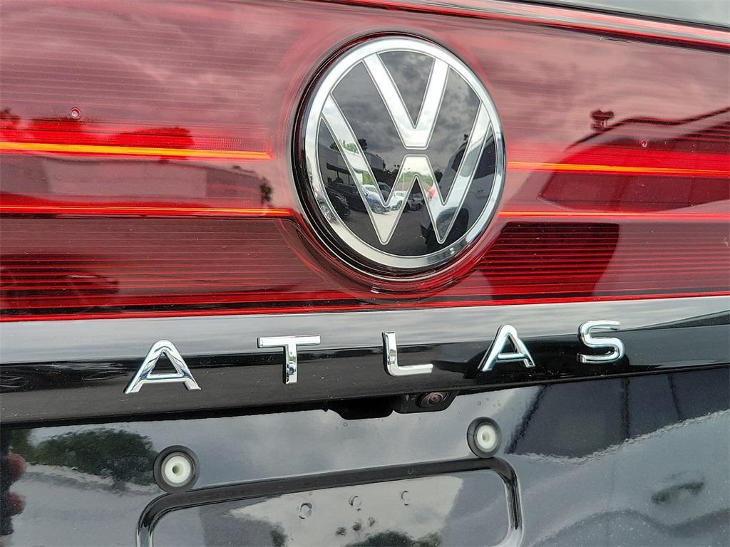 new 2024 Volkswagen Atlas car, priced at $50,676