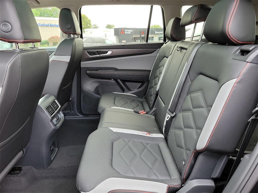 new 2024 Volkswagen Atlas car, priced at $50,676