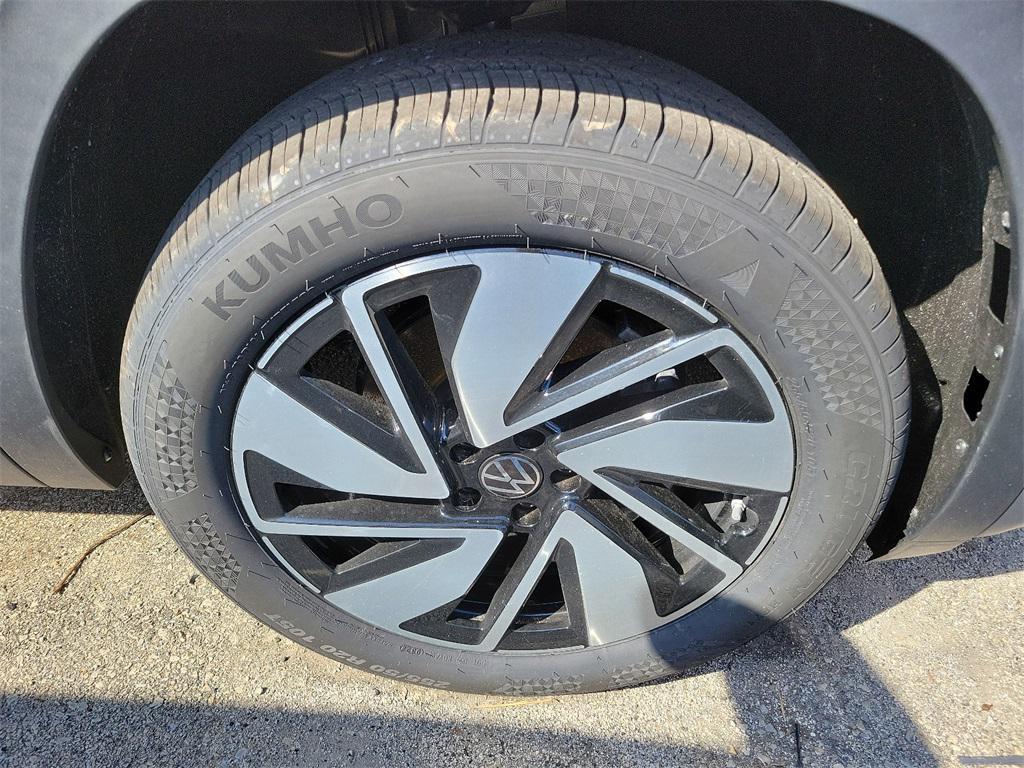 new 2024 Volkswagen Atlas car, priced at $48,496