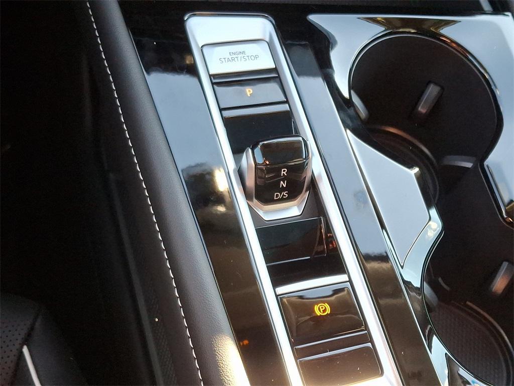 new 2025 Volkswagen Atlas car, priced at $52,636