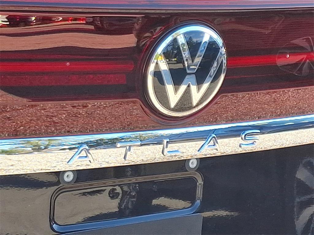 new 2025 Volkswagen Atlas car, priced at $52,636