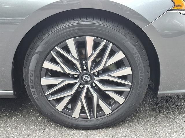 used 2023 Nissan Altima car, priced at $23,430