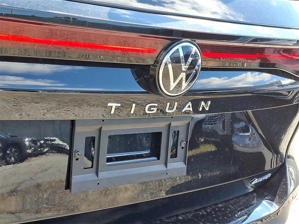 new 2025 Volkswagen Tiguan car, priced at $32,682
