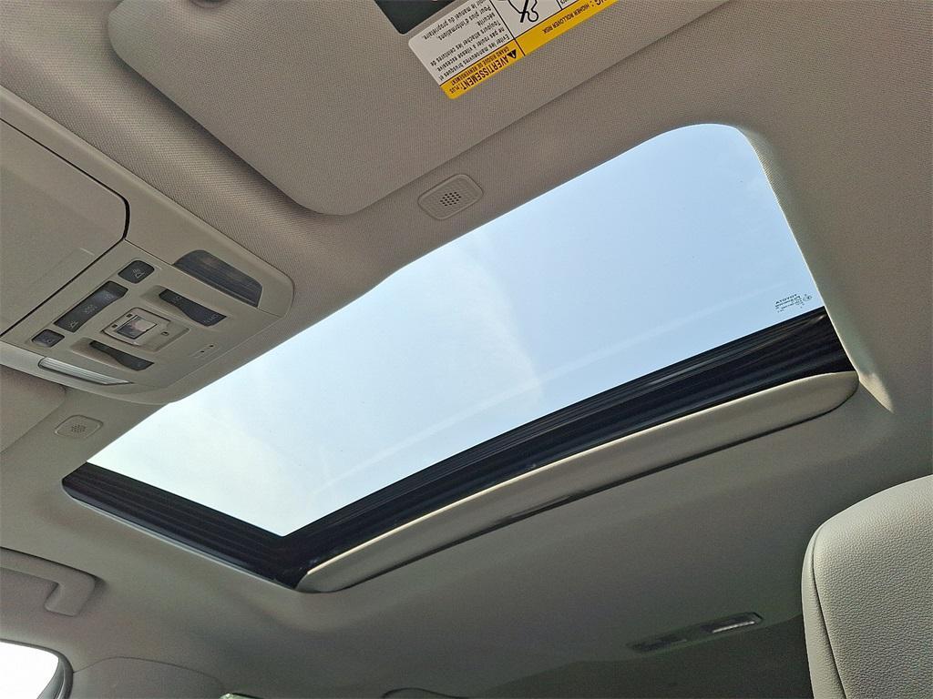 used 2023 Toyota Highlander car, priced at $42,742
