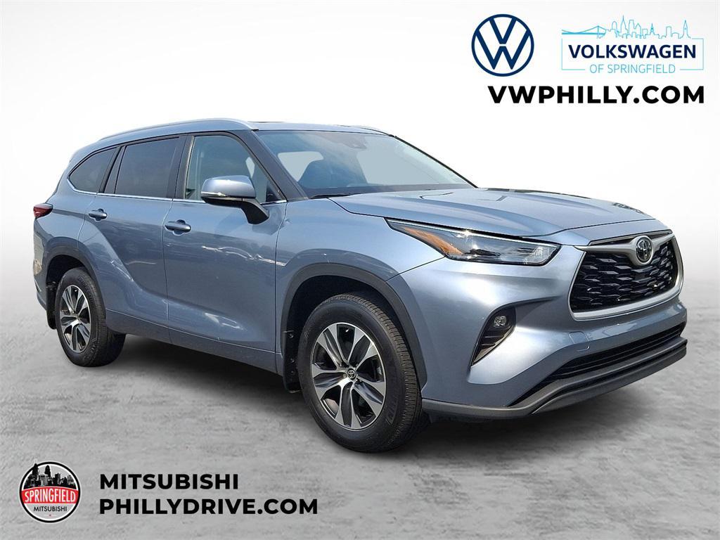used 2023 Toyota Highlander car, priced at $42,742