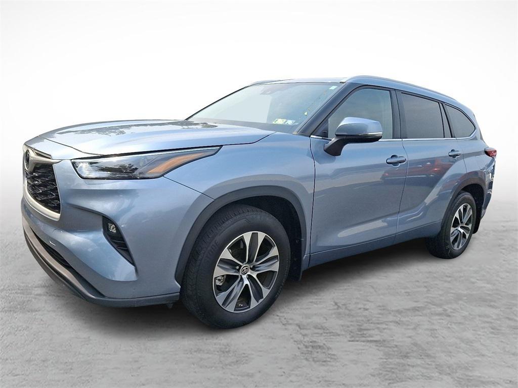 used 2023 Toyota Highlander car, priced at $42,742