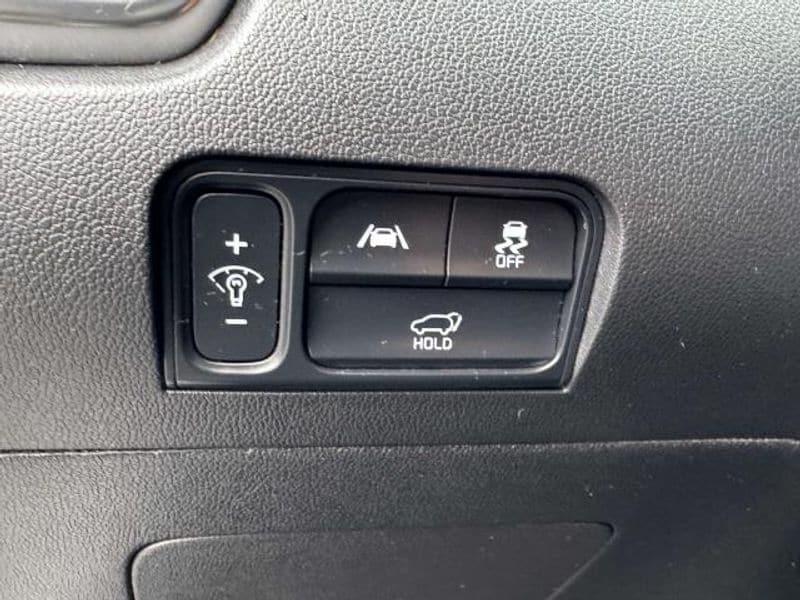 used 2022 Kia Sorento car, priced at $28,995