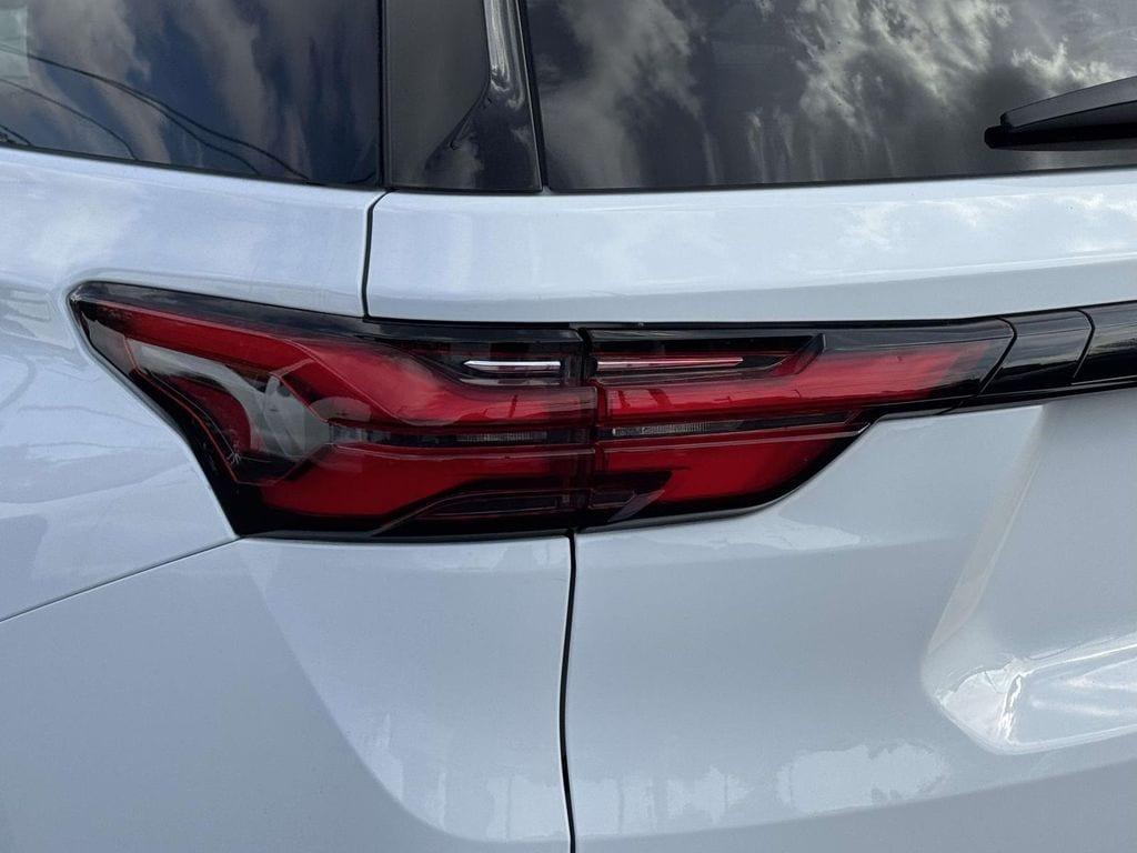 used 2022 Chevrolet Traverse car, priced at $27,495