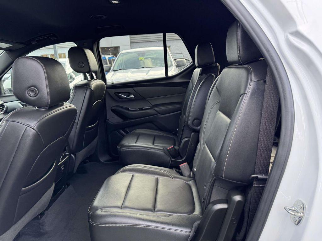 used 2022 Chevrolet Traverse car, priced at $27,495