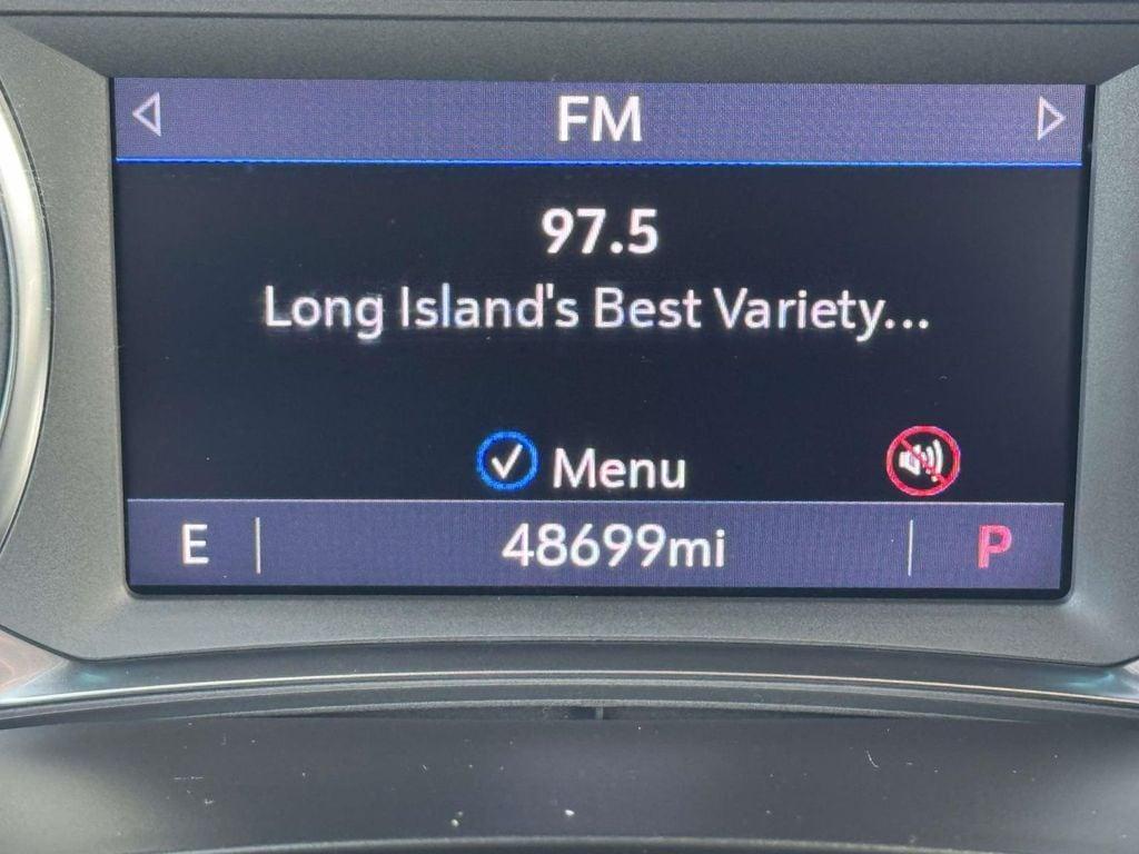 used 2022 Chevrolet Traverse car, priced at $27,495