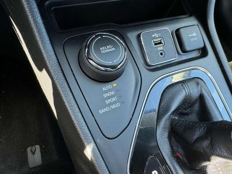 used 2021 Jeep Cherokee car, priced at $25,995